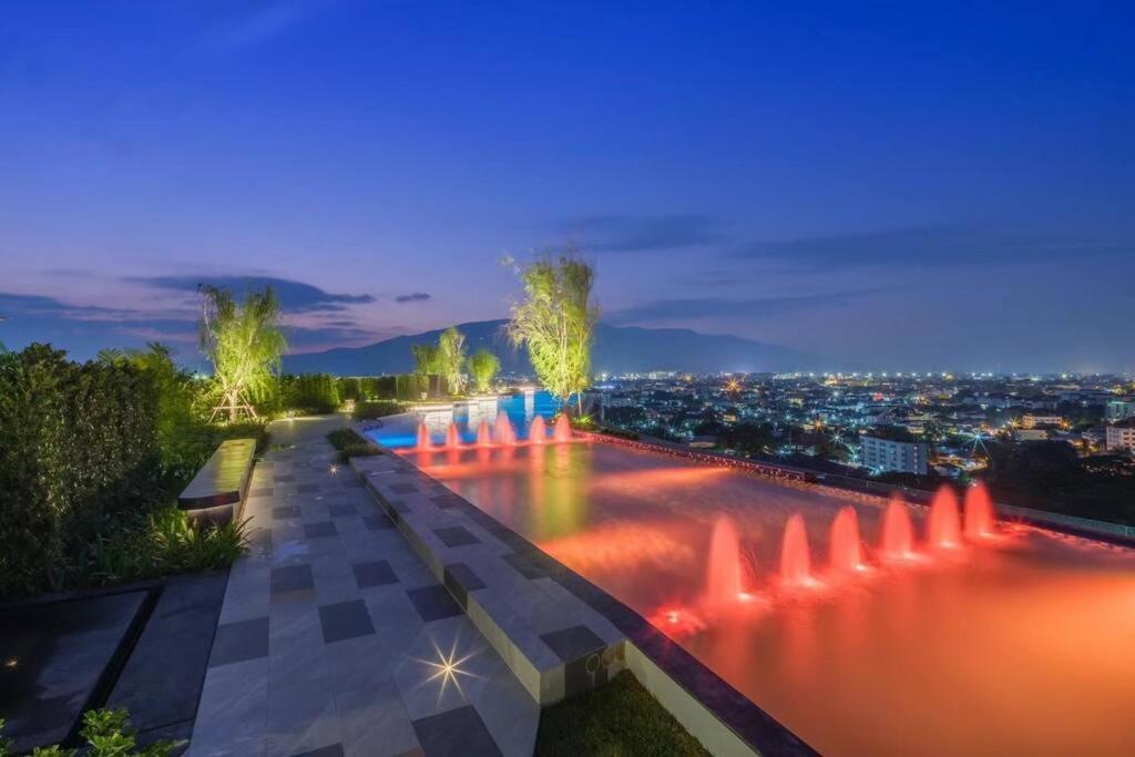 Modern Style Room With Sky Pool 古城边天际泳池公寓 Чиангмай Екстериор снимка